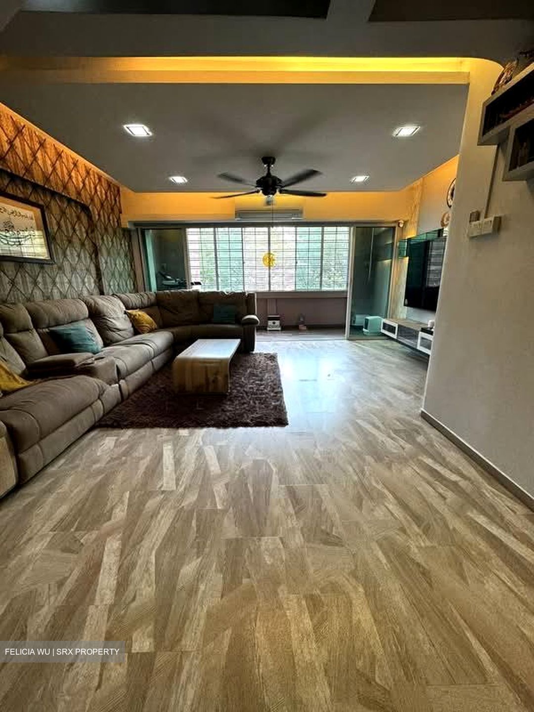 Blk 558 Jurong West Street 42 (Jurong West), HDB Executive #557801151